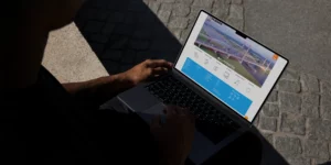 laptop displaying Plieger web page